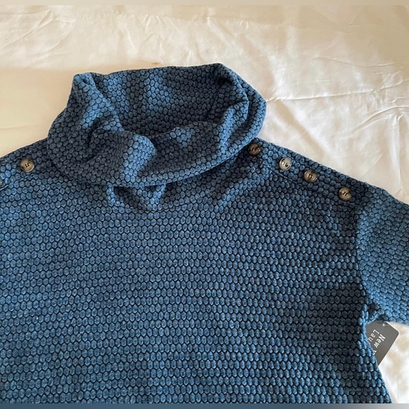 Women’s Oversized Texture Fleece Blue Turtleneck Sweater - Picture 6 of 8